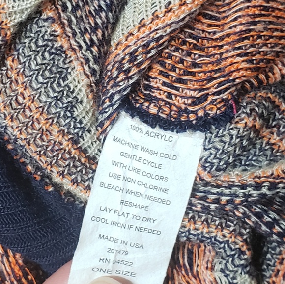 Demanding knitted style cardigan - Picture 4 of 4